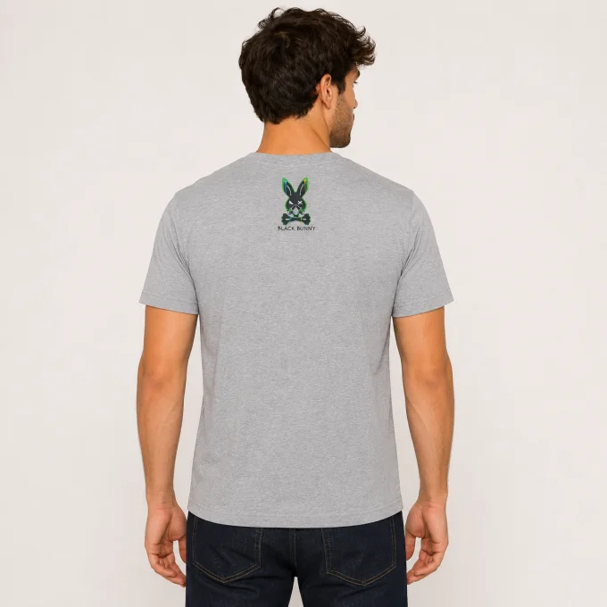 Mise en situation portée d’un t-shirt homme gris Black Bunny