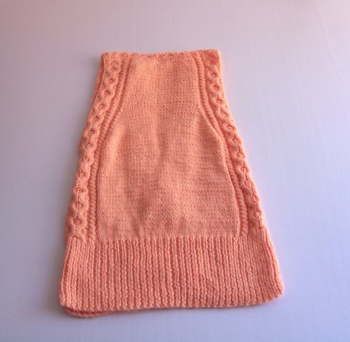 Débardeur tricot sans manches col V torsadé abricot