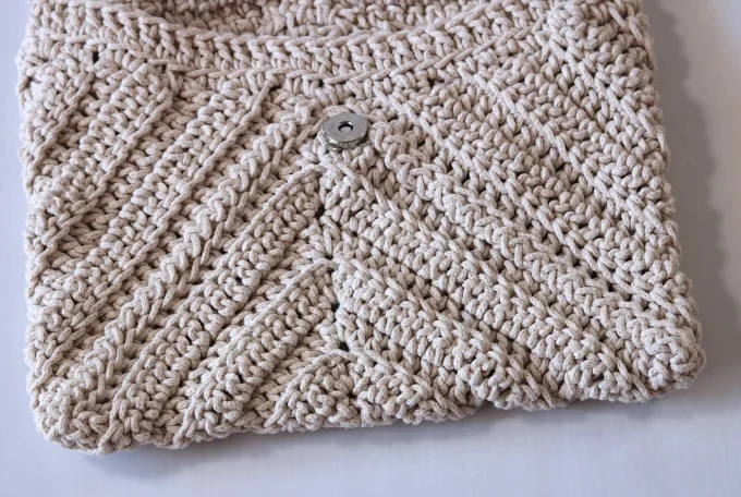 Sac porté épaule en crochet beige écru fait main – 27 × 19 cm