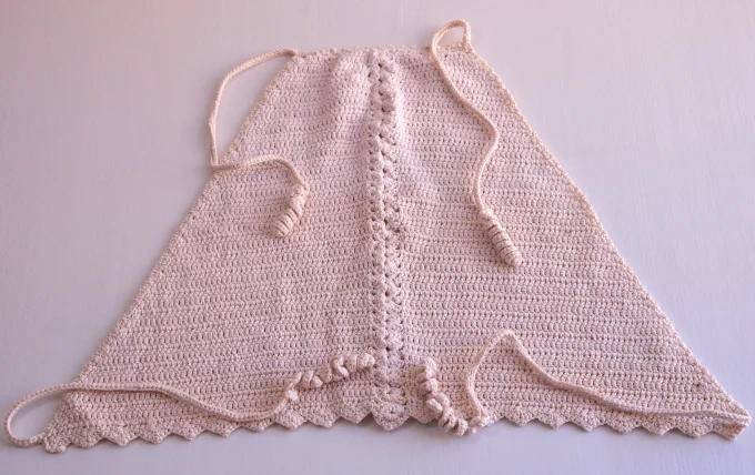 Top triangle tricoté écru, maille fine dos nu à nouer
