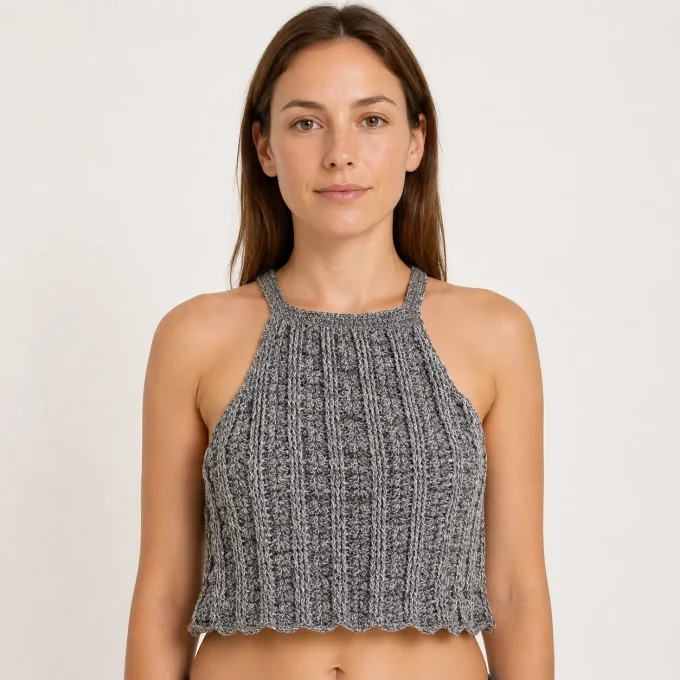 Crop top dos nu halter en maille crochet gris chine pour femme vue de face
