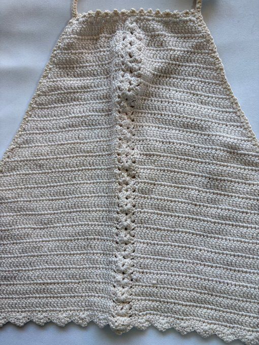 Top triangle tricoté écru, maille fine dos nu à nouer