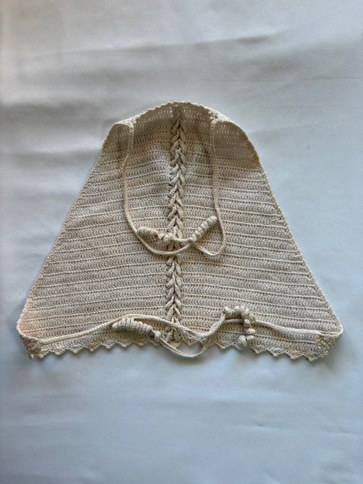 Top triangle tricoté écru, maille fine dos nu à nouer