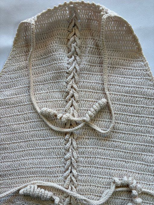 Top triangle tricoté écru, maille fine dos nu à nouer