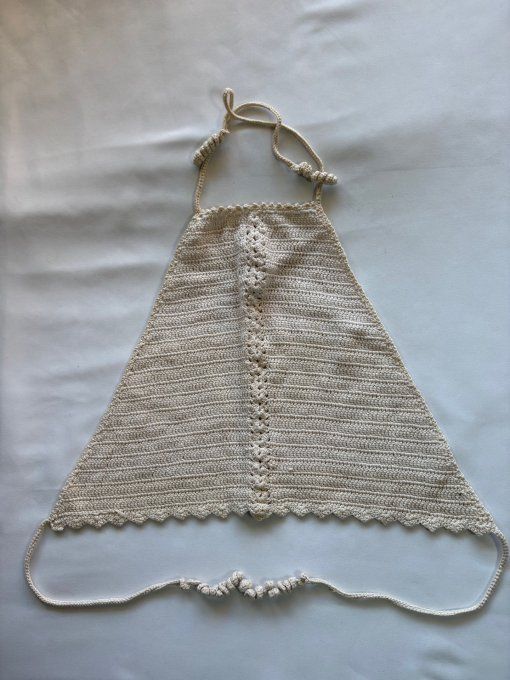 Top triangle tricoté écru, maille fine dos nu à nouer