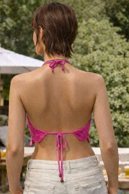 Top triangle tricoté fuchsia, maille ajourée ajustable