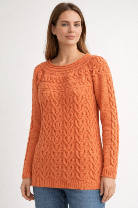 Mise en situation portée du pull long femme corail Inacio Creations taille M 40