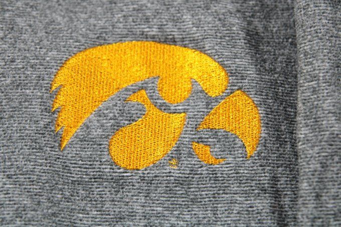 Polaire homme Under Armour Iowa Hawkeyes grise taille L