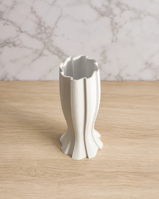 Vase décoratif ondulé en PLA — impression 3D, style moderne