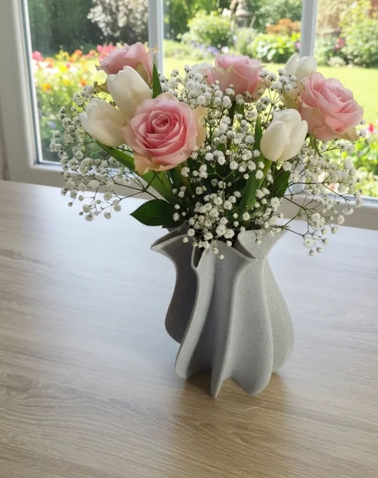 Vase déco ondulé en PLA — impression 3D, style moderne minimaliste